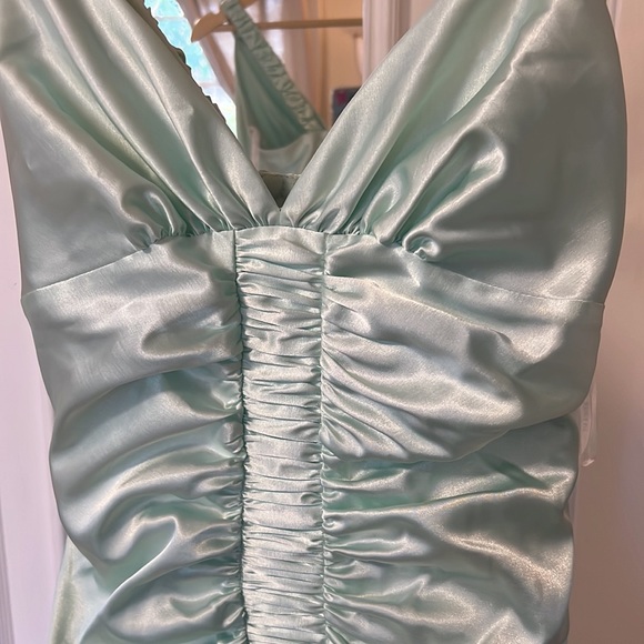 Size 4 scrunchy teal prom dress - Picture 4 of 4